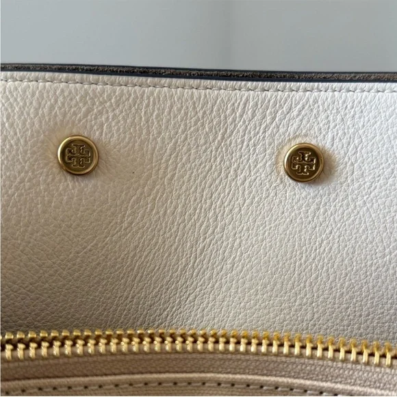 Like new Tory Burch Lee Radziwill Double
Bag Satchel New Cream $1,320 - Picture 9 of 9